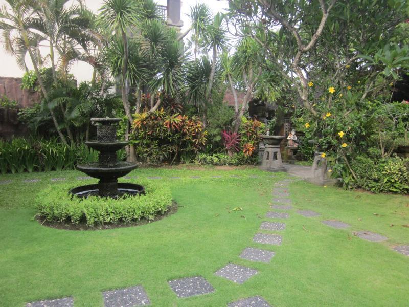 Segara Agung Boutique Hotel Санур Экстерьер фото